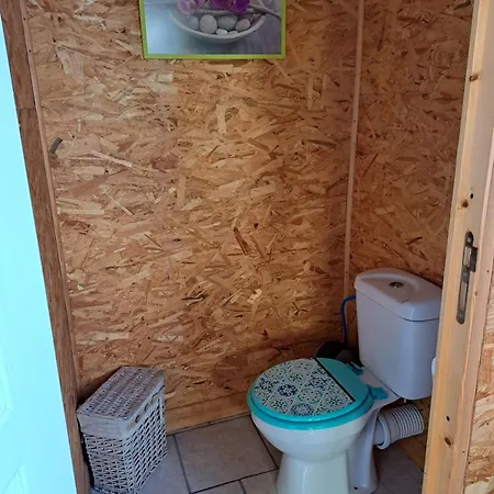 مكان تخييم Le Relais De La Charreterie *