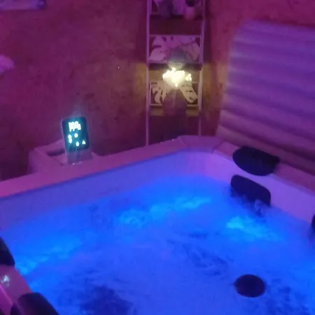 Le Relais De La Charreterie *